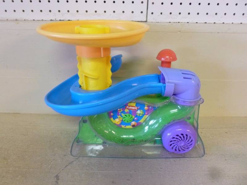 lot 262 image: Kids Toys
