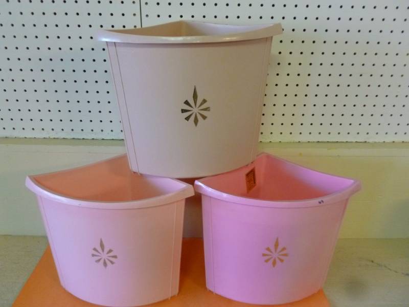 lot 266 image: Waste Baskets