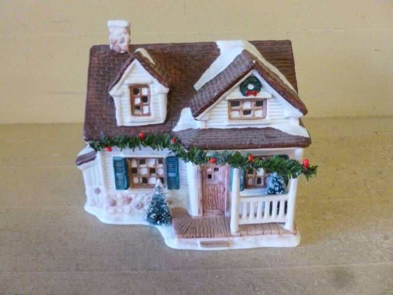 lot 286 image: Christmas Decoration