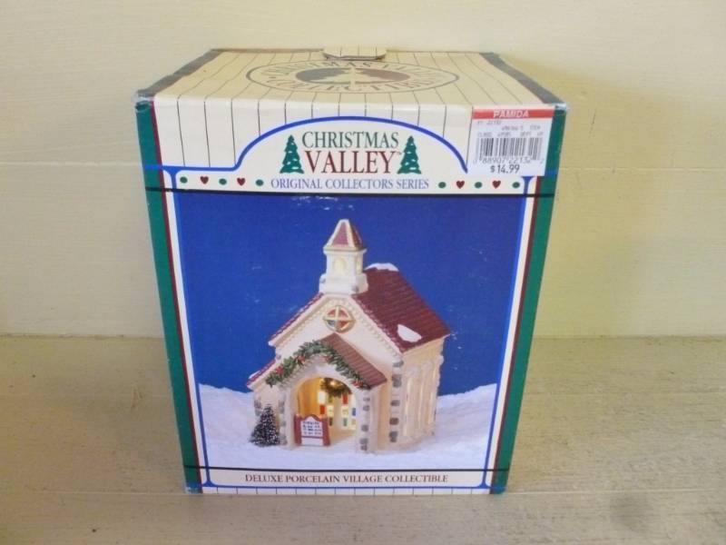 lot 291 image: Christmas Decorations