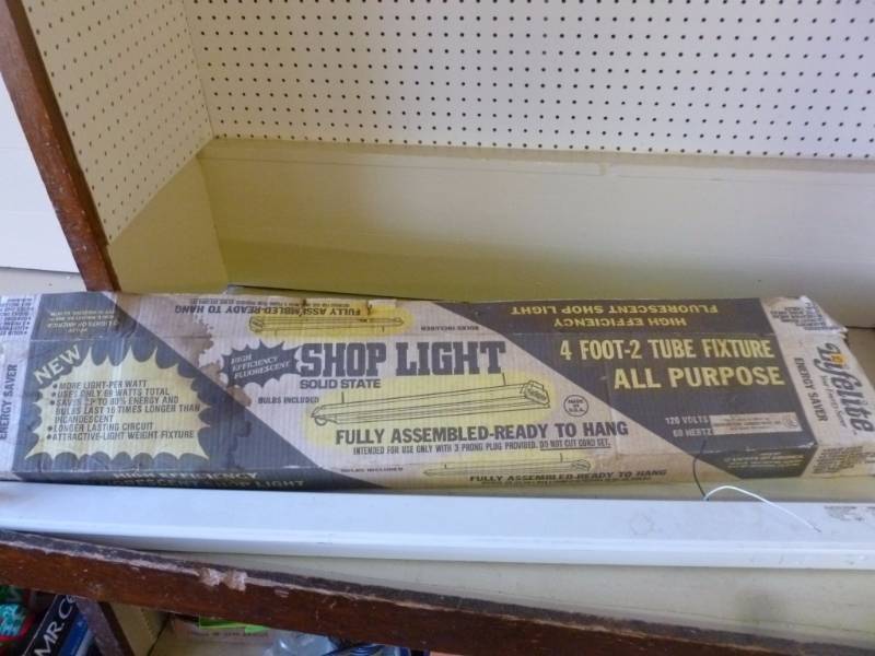 lot 304 image: Shop Light
