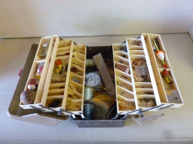 lot 305 image: Fishing Tackle Box