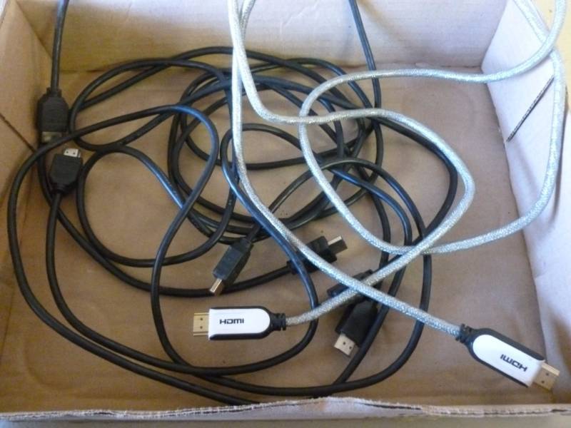lot 313 image: HDMI Cords