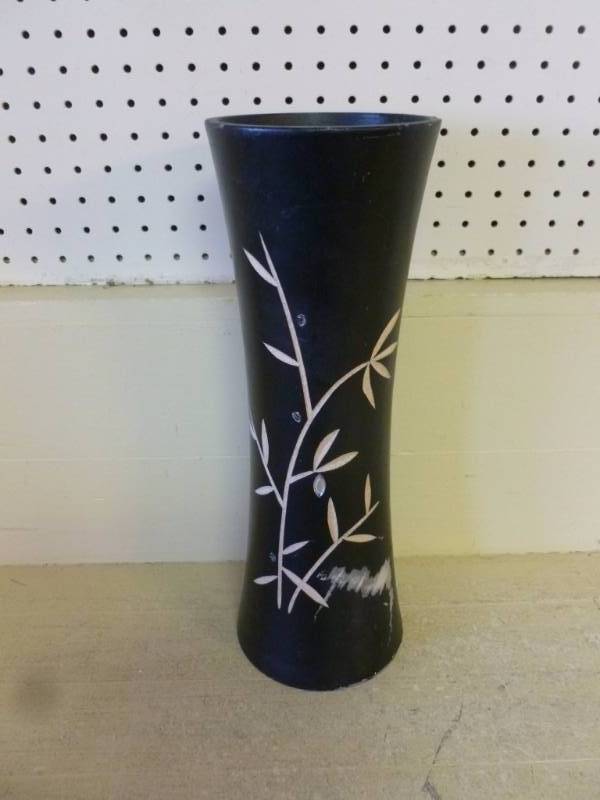 lot 318 image: Vase