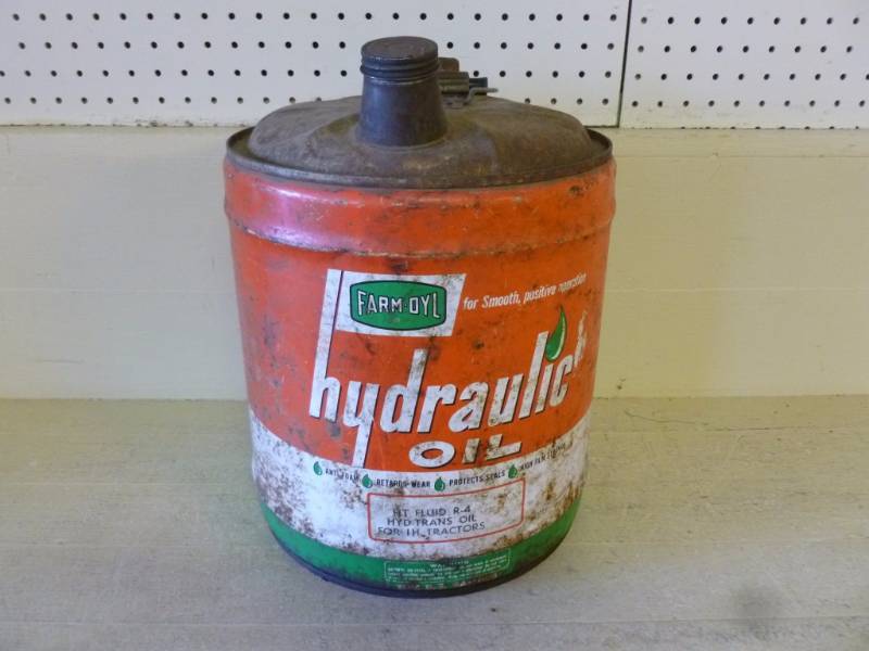 lot 333 image: Vintage Oil Can