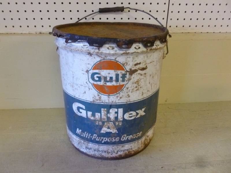 lot 334 image: Vintage Oil Can