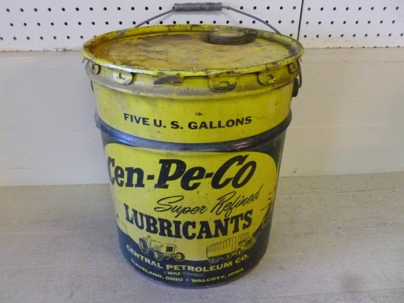 lot 335 image: Vintage Oil Can