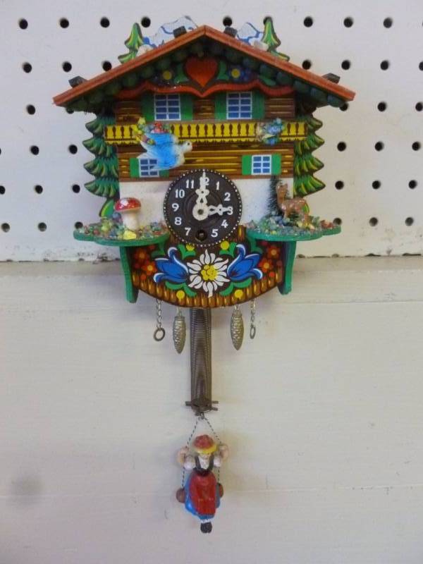 lot 338 image: Vintage Clock