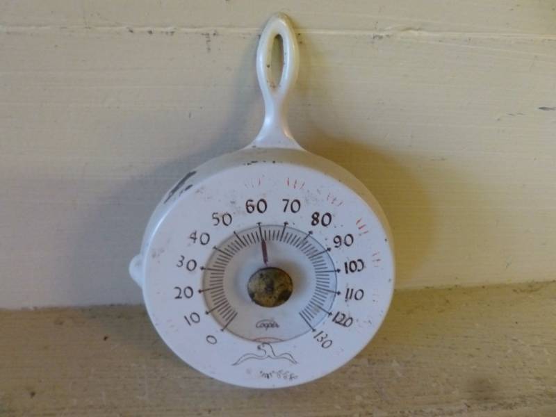 lot 339 image: Vintage Thermometer