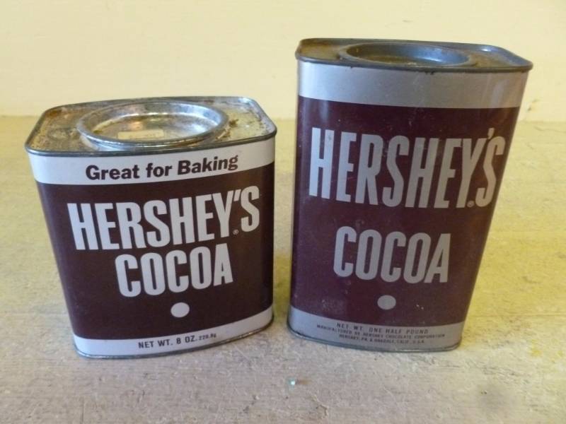 lot 344 image: Vintage Metal Container