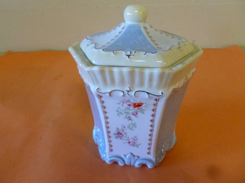lot 349 image: Decorative