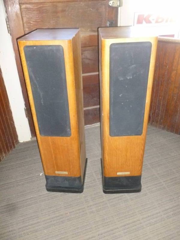 lot 356 image: Tower Speakers