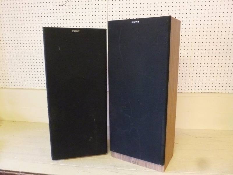 lot 357 image: Tower Speakers