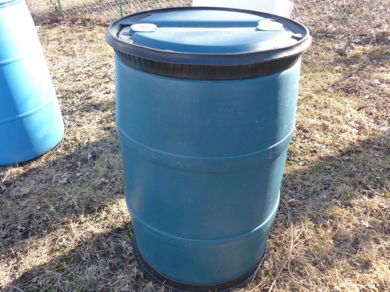 lot 363 image: Plastic Barrel