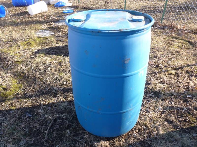 lot 365 image: Plastic Barrel