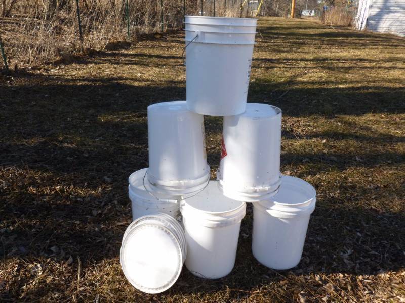 lot 366 image: Pails