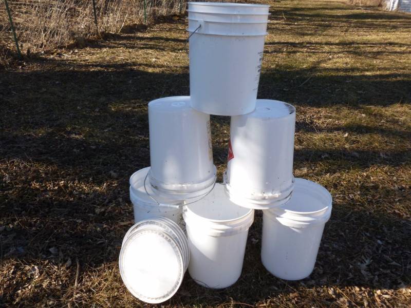lot 367 image: Pails
