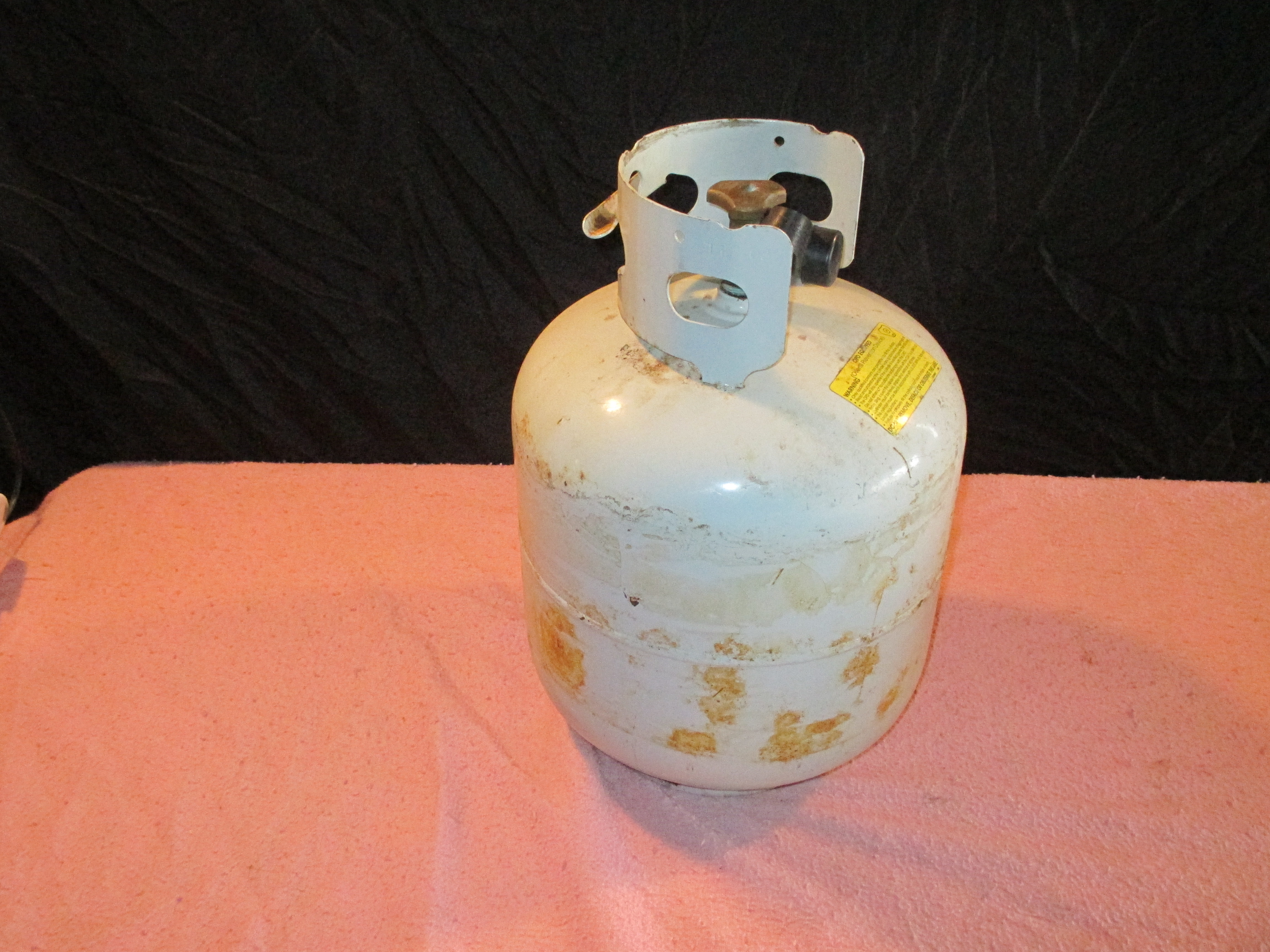 lot 9 image: Use Propane Tank