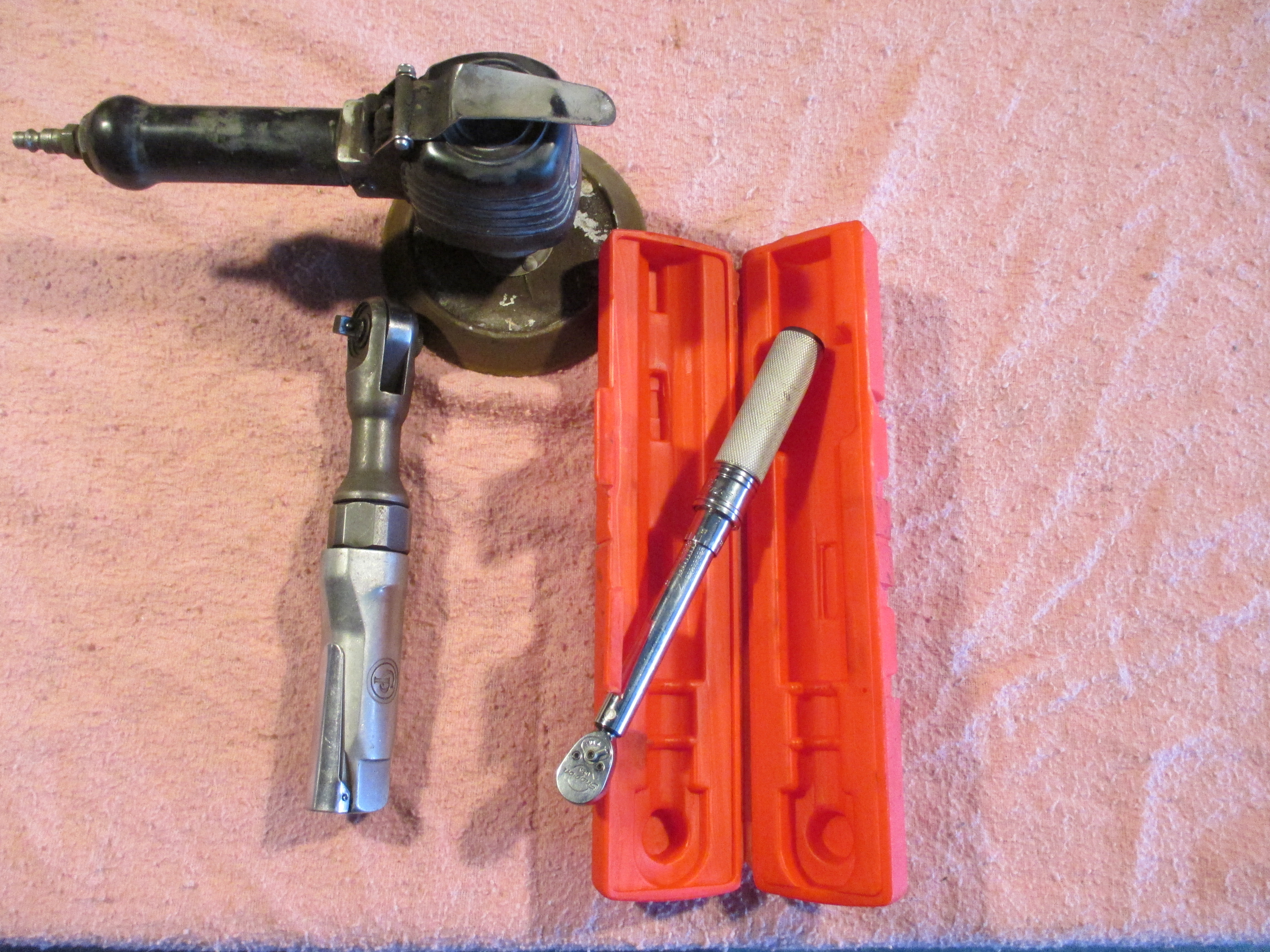 lot 18 image: Dual Action Sander