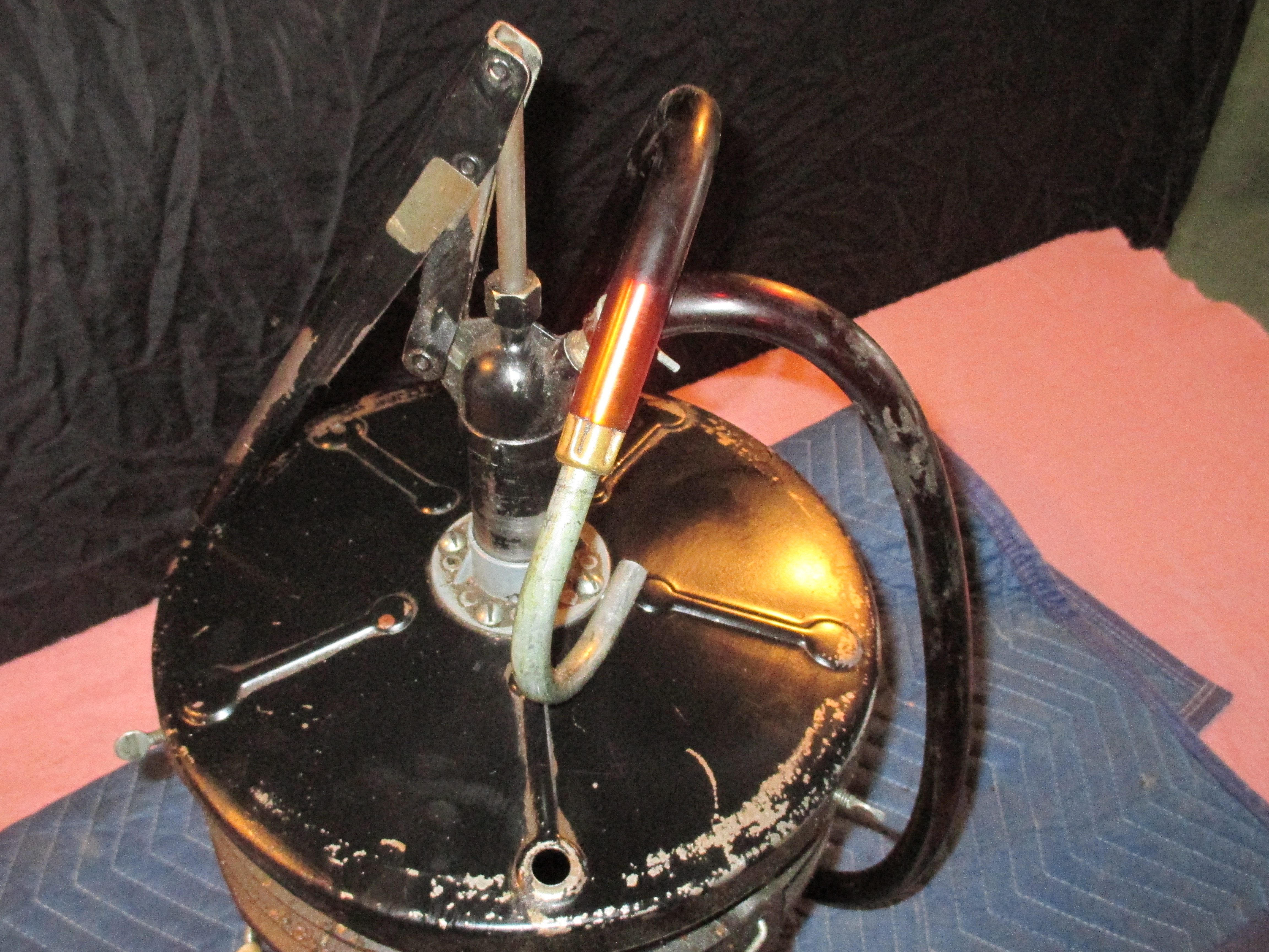 lot 21 image: Oil Pump