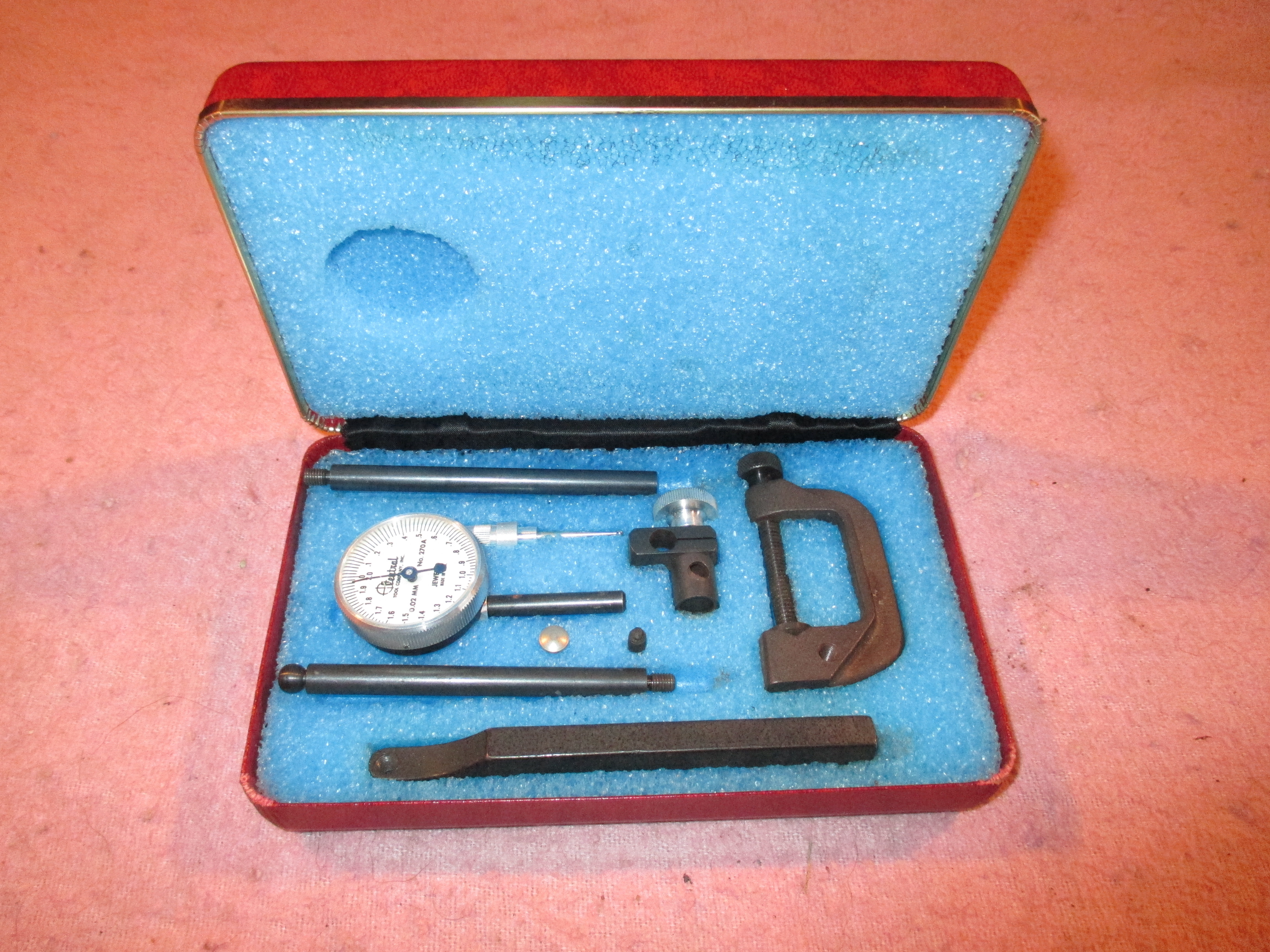 lot 24 image: Dial Indicator