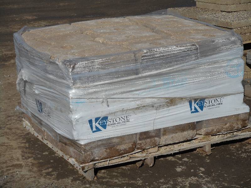 (1) Pallet Of Keystone Retaining Wa...