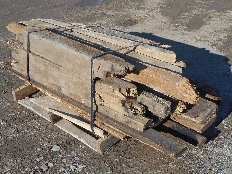 Pallet Lot Of Salvaged Barn Wood, L...