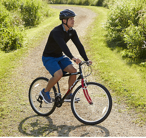 lot 7 image: Outdoor Spirit Airflex Mens 26 18-Speed Mountain Bike