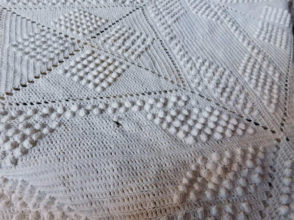 lot 166 image: white table linens