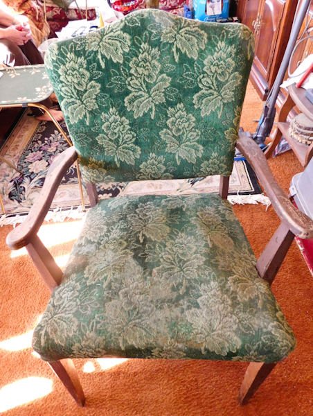 lot 6 image: living room vintage comfortable chair