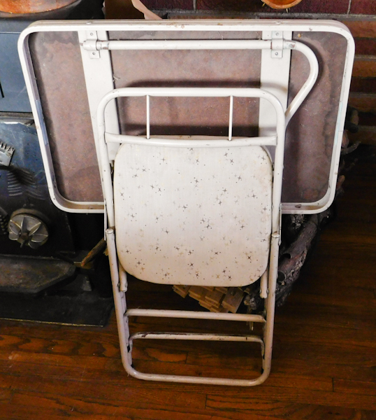 lot 26 image: very cool fun one piece childrens combination folding table and chair
