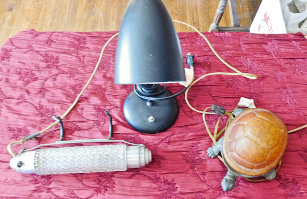 lot 41 image: vintage framed art hanging light and two lamps