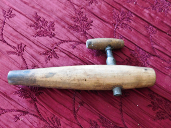 lot 50 image: vintage wine keg tap