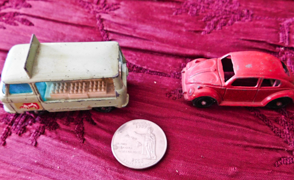 lot 51 image: two vintage metal toy cars