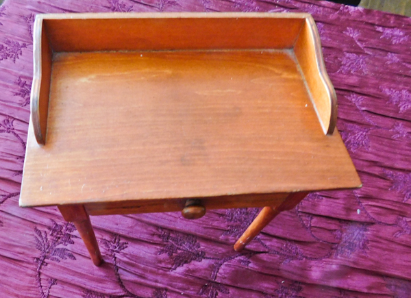 lot 54 image: small wooden desk 9 tall