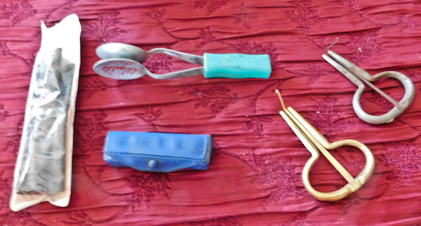 lot 57 image: Walt Haines musical spoons,2  mouth harps and mouth organ