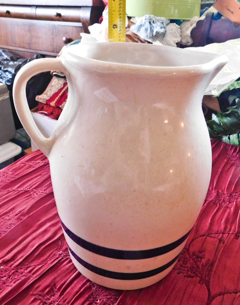 lot 70 image: Robinson Ransbottom  Stoneware 2qt Water pitcher