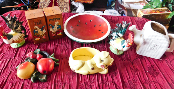 lot 94 image: vintage spring country garden decor items