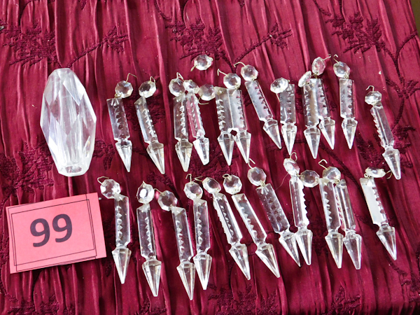 lot 99 image: 23 clear lamp hanging pendants