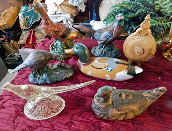 lot 159 image: duck pheasant turkey and other wildlife themed items
