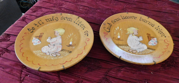 lot 164 image: Two Finnish night time prayer wooden plates