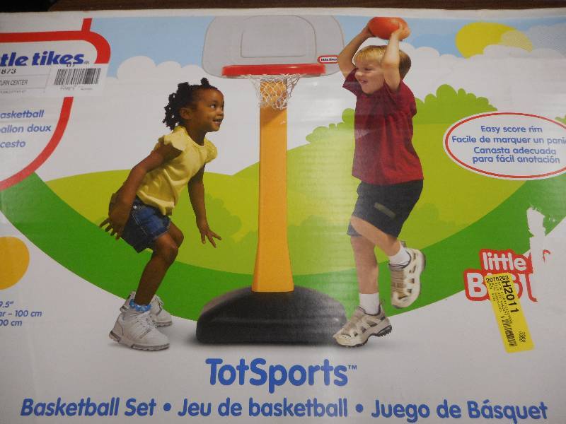 lot 38 image: Little Tikes TotSports Basketball Set with Non-Adjustable Post