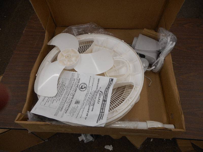 lot 40 image: 16 Oscillating Stand Fan