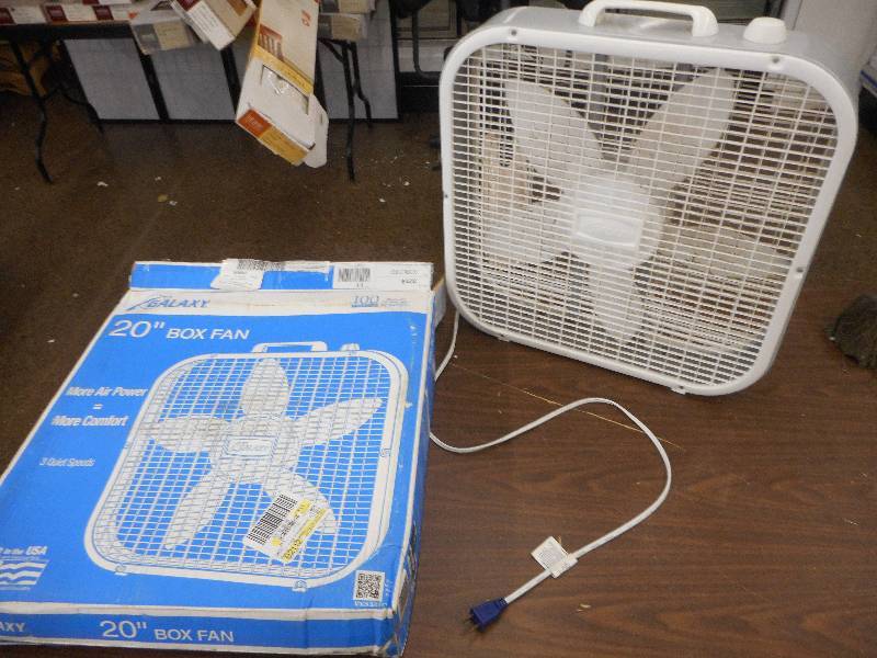 lot 41 image: GALAXY 20 Box Fan