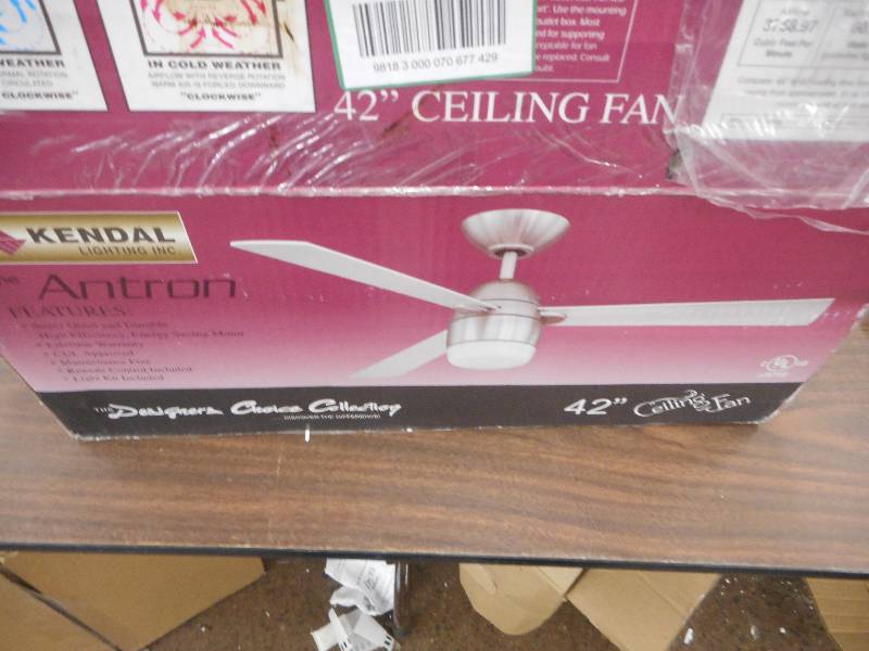 lot 42 image: Antron 42 in. White Ceiling Fan