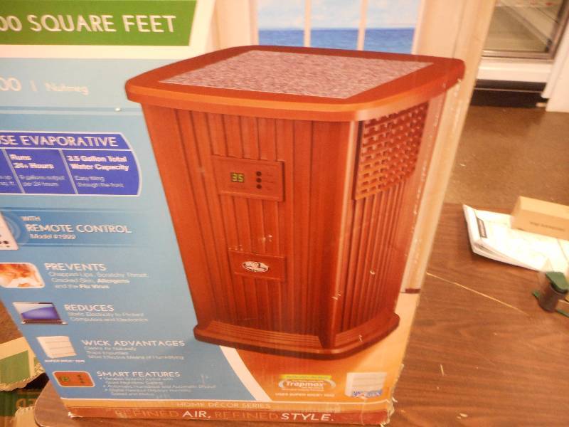 lot 45 image: Designer Series 3.5 gal. Evaporative Humidifier for 2,400 sq. ft. with Remote