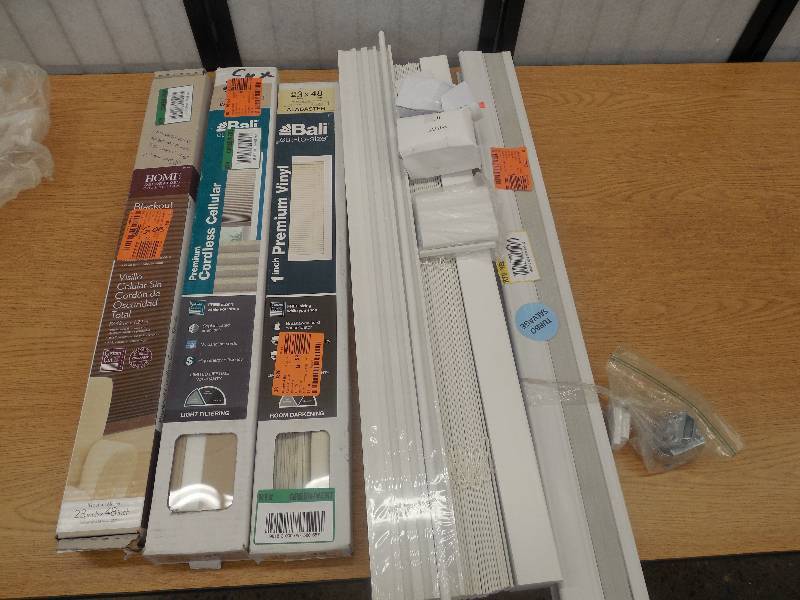 lot 63 image: (5) WINDOW BLIND LOT