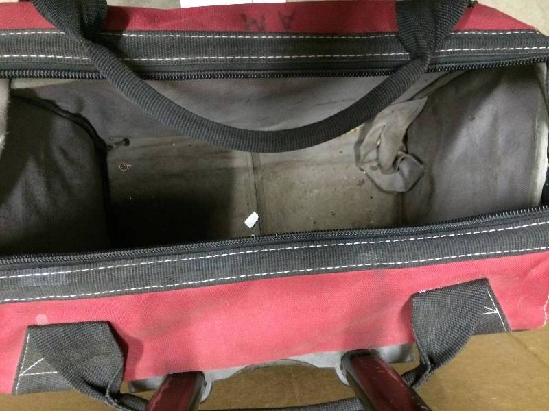 lot 14 image: Husky Tool Bag broken zipper