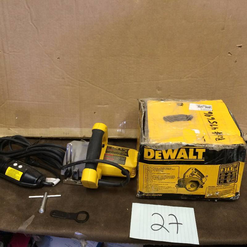 lot 27 image: Dewalt DWC860W 4 38 WetDry Masonry  like new no blade
