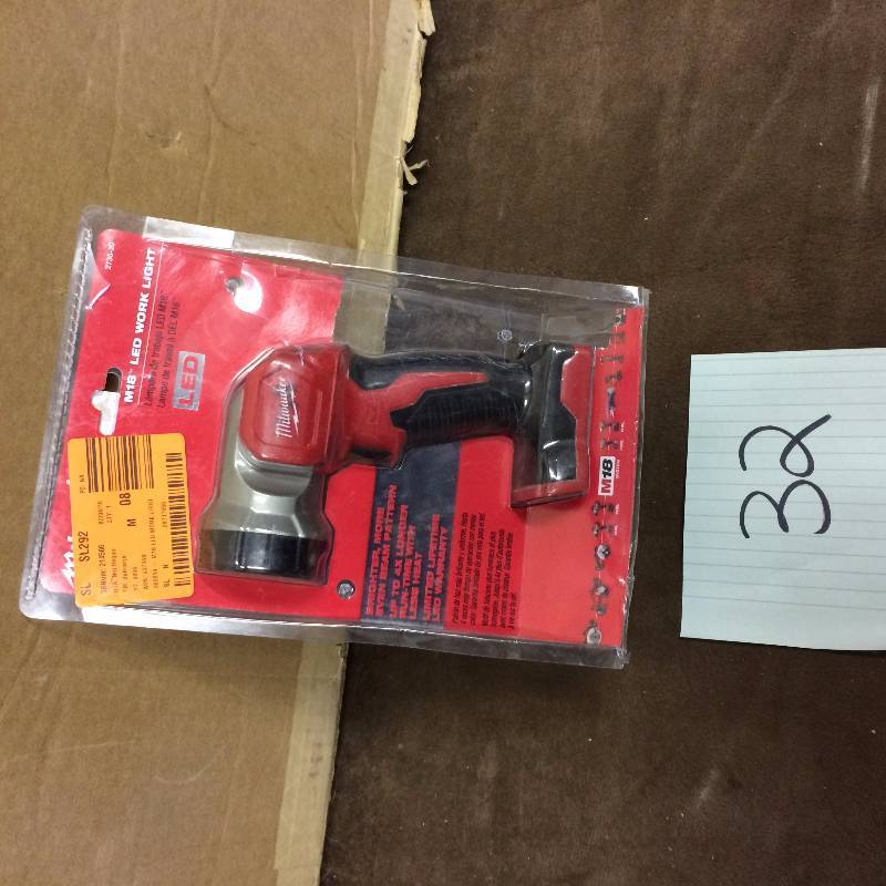 lot 32 image: Milwaukee Work Light
